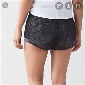 Lululemon City Sky run shorts